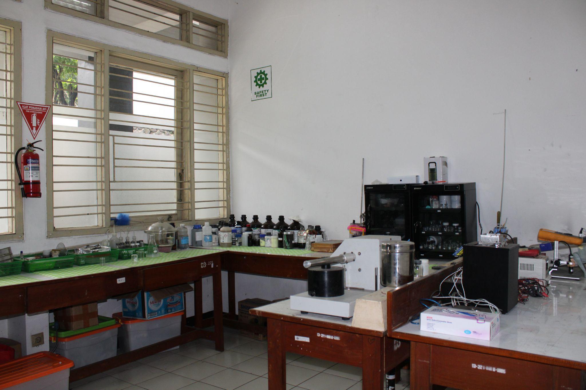 Laboratorium Energi dan Lingkungan foto 9
