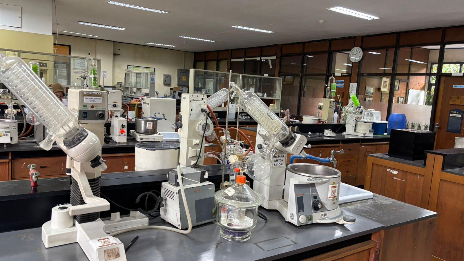 Laboratorium Kimia Bahan Alam dan Sintesis foto 6